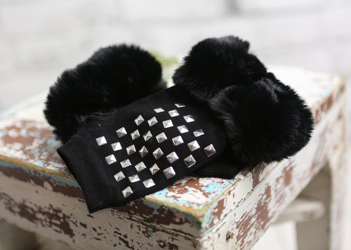 Metal Rivet Fingerless Gloves