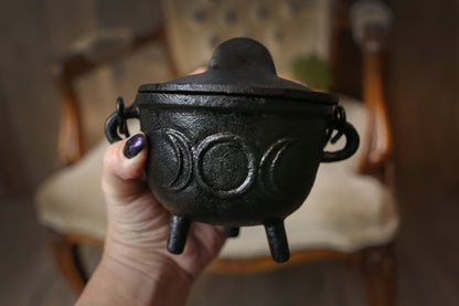 Triple Moon Cauldron | Medium Sized | Cast Iron